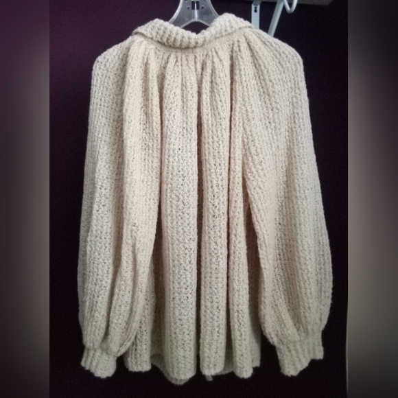 Vintage Oversize Sweater Cream, Beige size Small, medium, Italy with bow, collar - Picture 6 of 9
